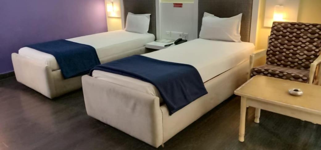 Hotel Jaya International Haiderabad Buitenkant foto