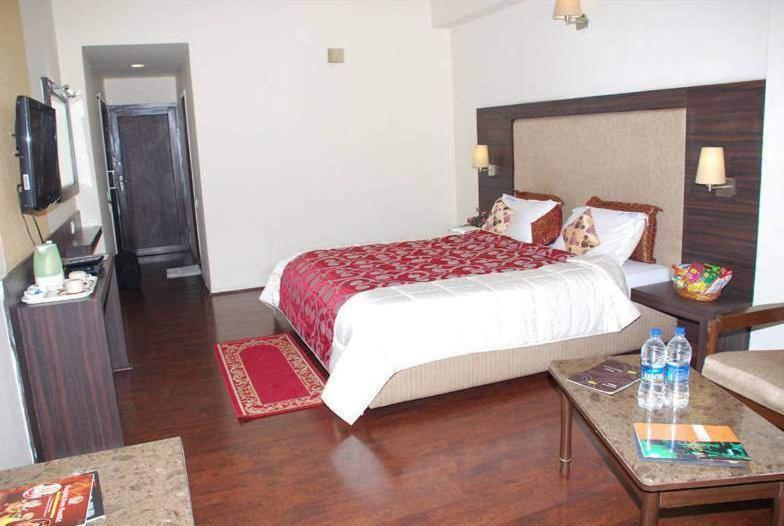 Hotel Jaya International Haiderabad Buitenkant foto