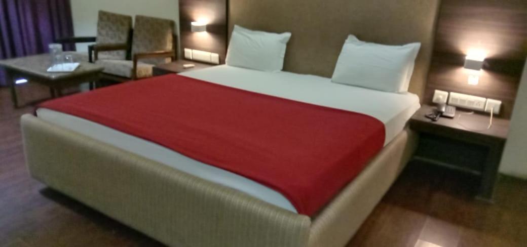 Hotel Jaya International Haiderabad Buitenkant foto